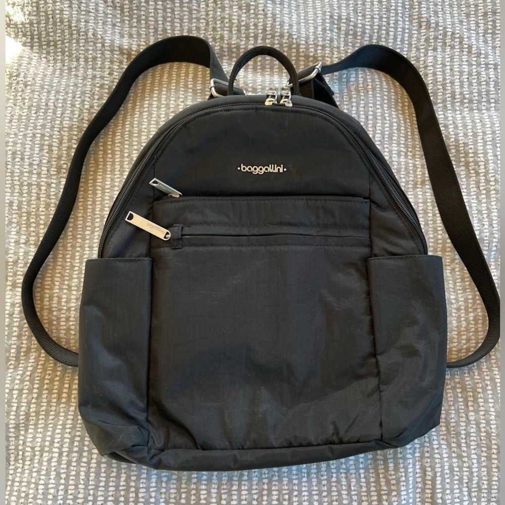 Baggallini Securtex Anti-Theft backpack in black